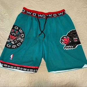 Vintage Memphis Grizzlies Basketball Shorts, size-L